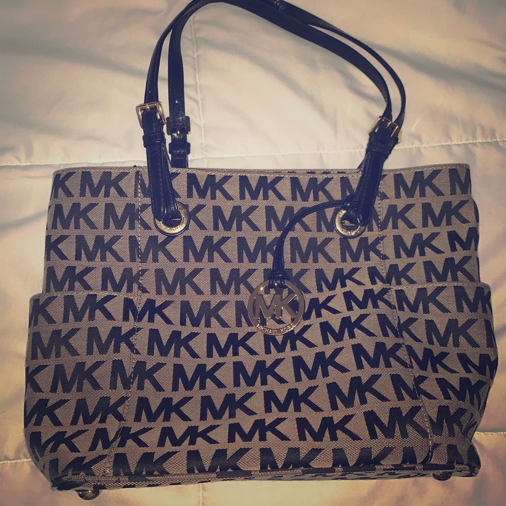 Michael Kors gray purse w/jet set black monogram